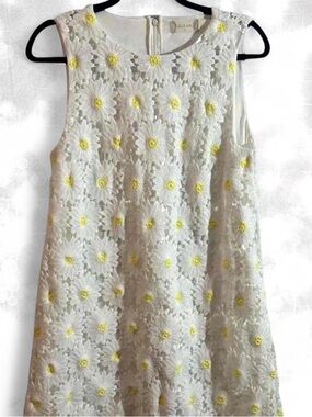 Women’s White Lace Daisy A-Line Dress with Yellow Accents